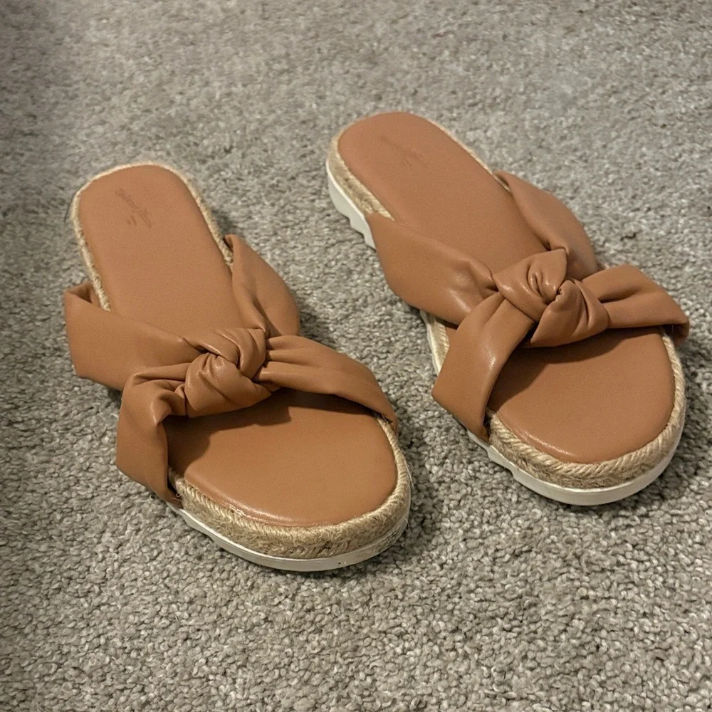 Universal Thread Brown Espadrille Slides padded sandals size 11 brown slip ons